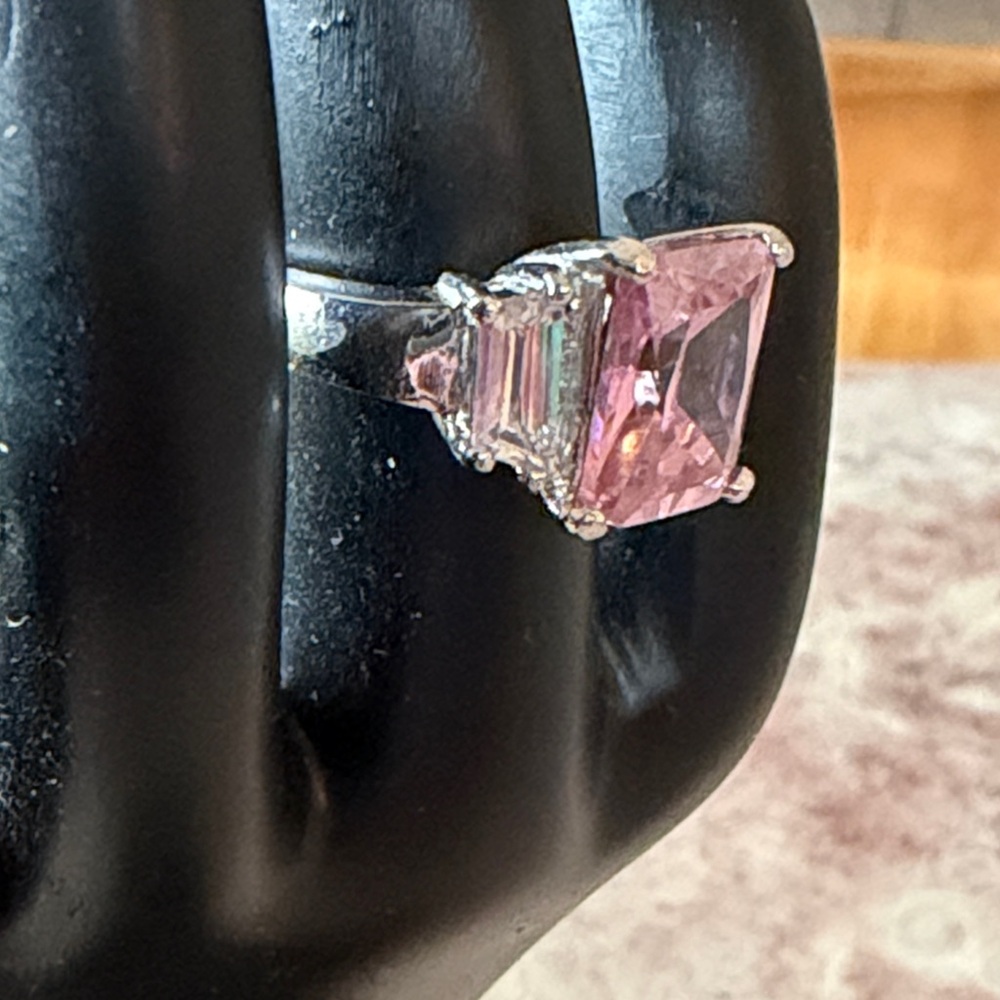 EUC~Woman’s Size 6.5 Vintage Pink & Crystal Cubic Zirconia Sterling Silver Ring - Picture 4 of 7